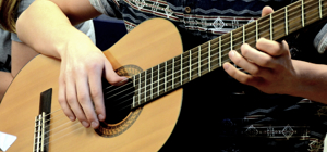 Månedens instrument - Guitar Månedens instrument - Guitar